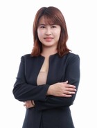 關 小 姐