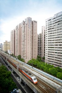 郊區鐵道宅秒殺　混沌房市大亮點 二字頭新屋　二十分鐘到台北車站