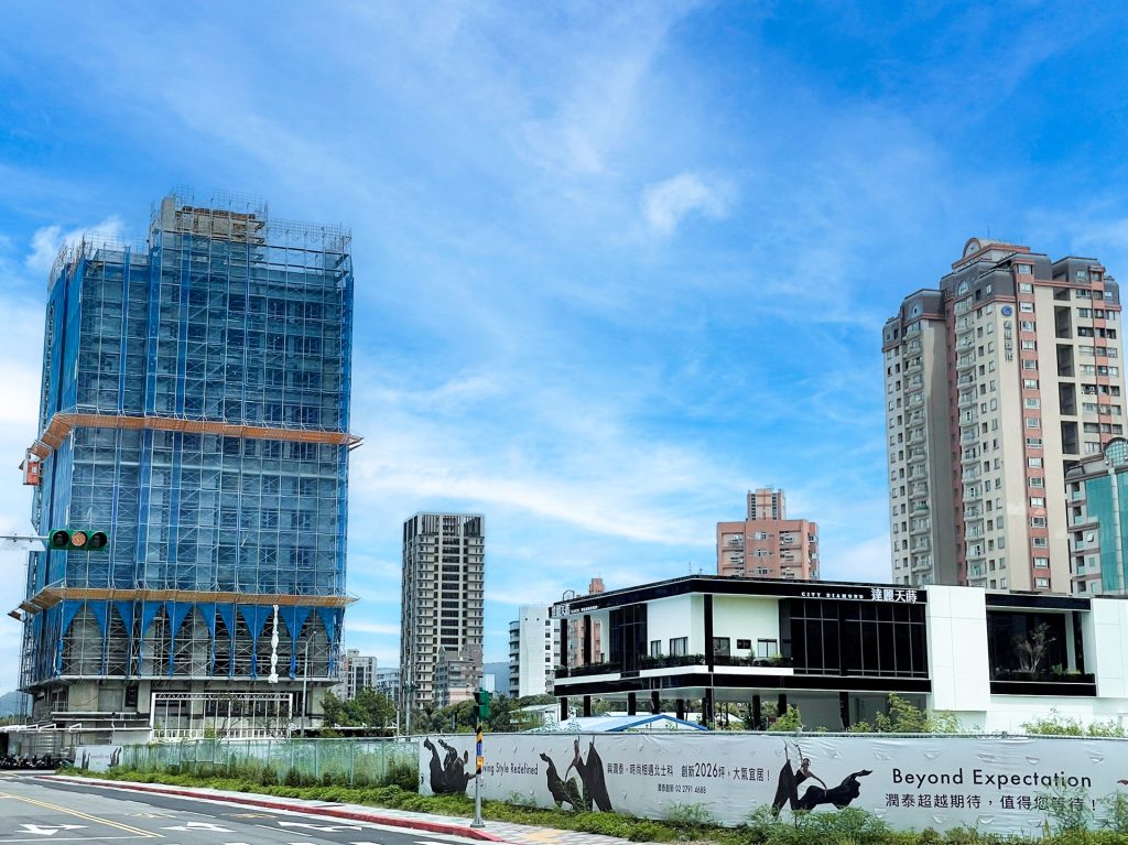 房市降溫，建商推案轉保守！Q1住宅建照量年減30%、開工量跌37.2%
