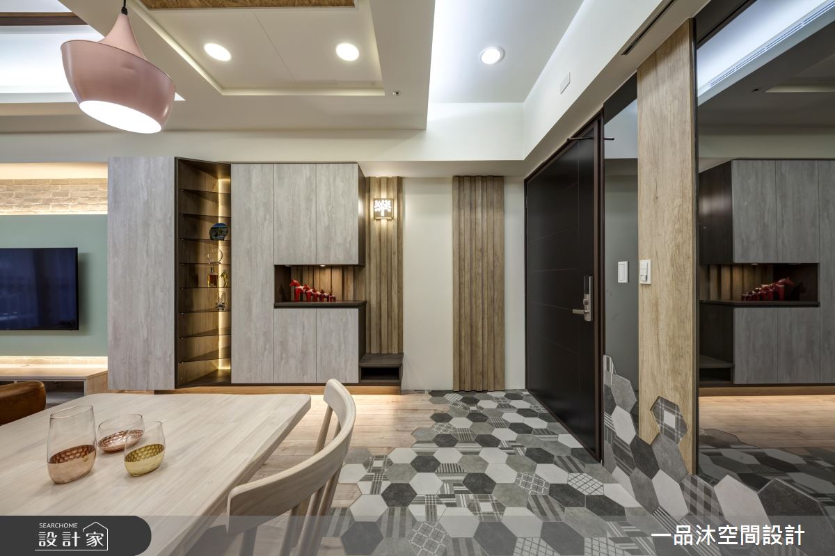 異材質混搭美學！系統家具打造的無壓感居家