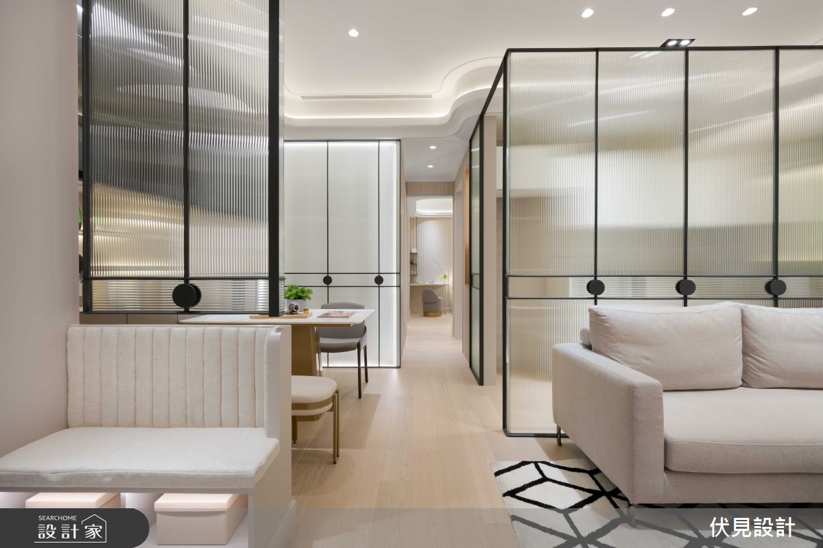 訂製時尚精緻感的私宅！通透玻璃引光遊走一室，體現輕盈優雅之境