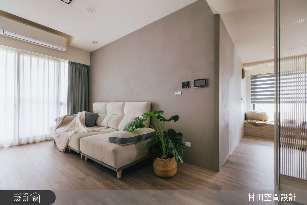 治癒系日光宅！27坪打開4房格局，引領光線流動，從書房臥榻，一路灑落到...