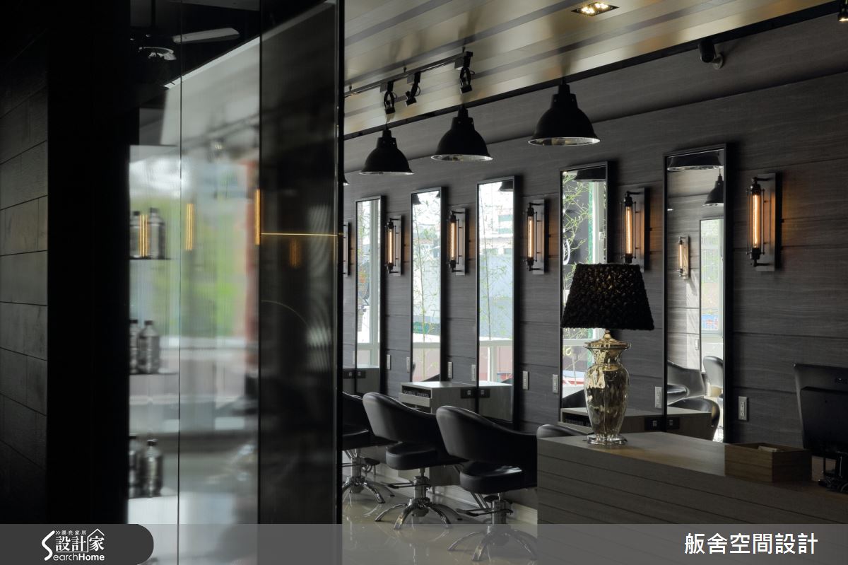 延續百年老建築情感記憶  時髦變身工業風髮廊