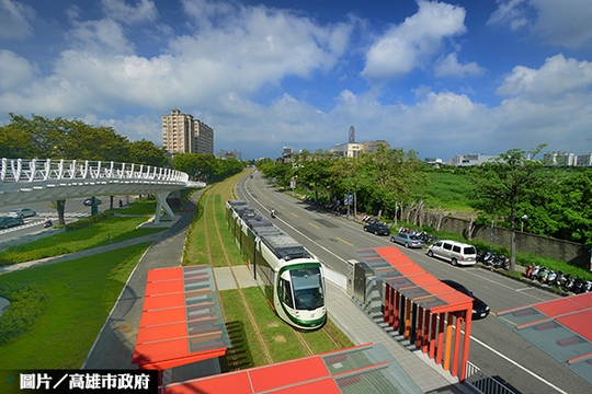 長鴻突跳票　高雄輕軌慘遭波及