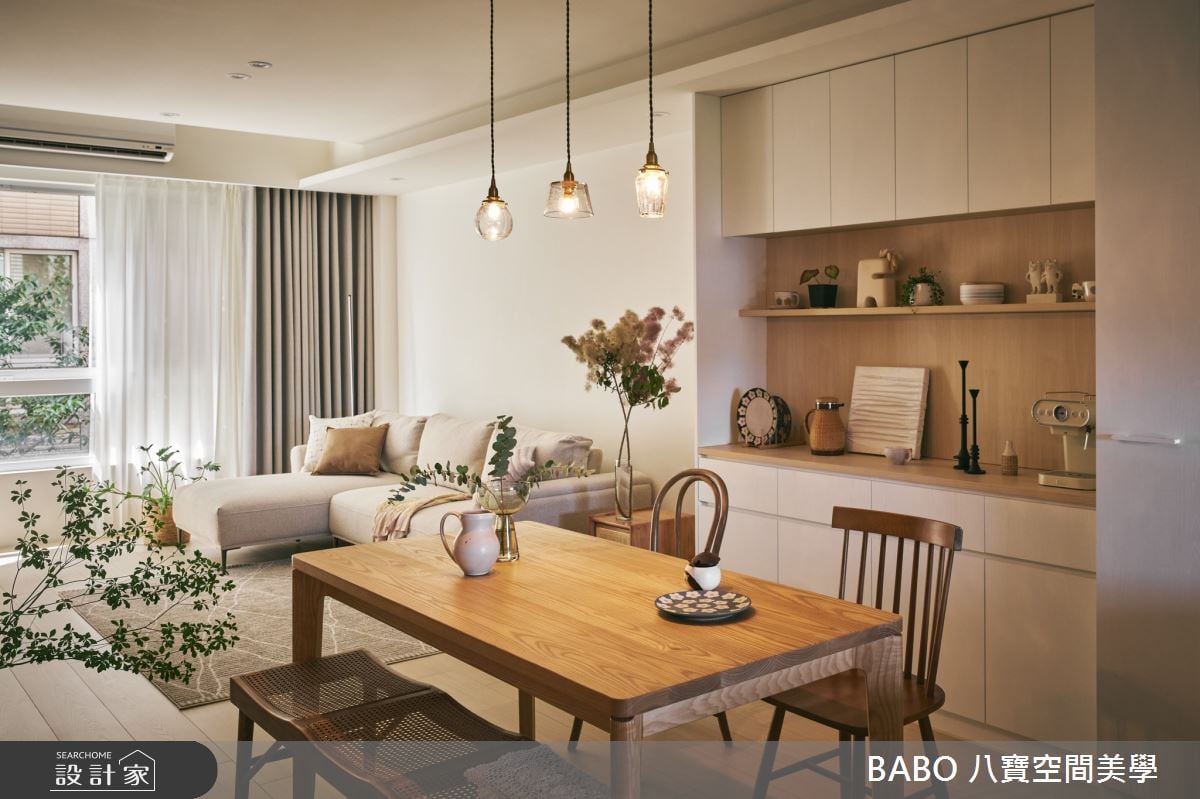 中古屋翻轉日光和煦質感宅！玻璃屏風、中島廚房與美學工藝展示櫃，交織...