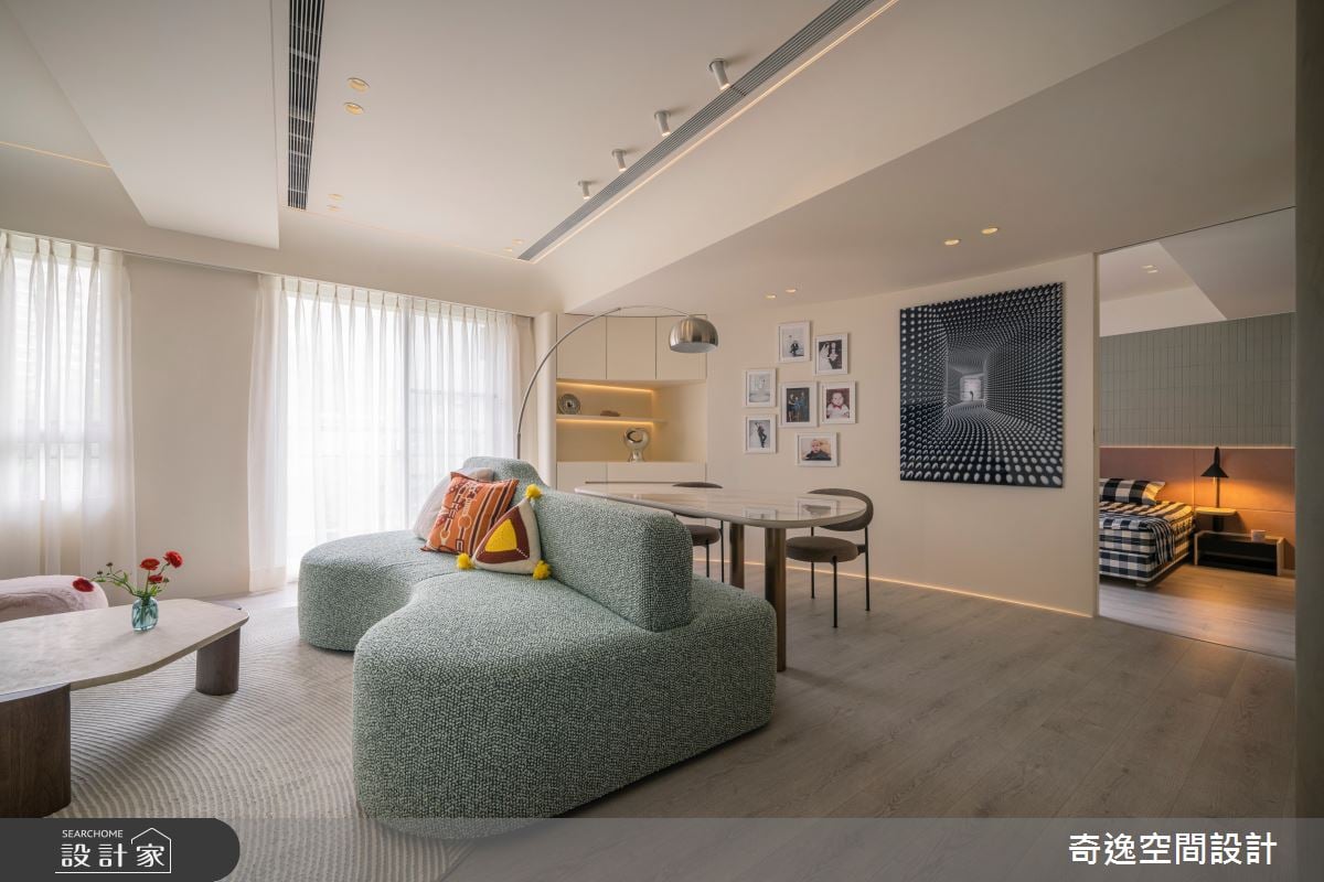 雙向沙發X弧形格局展開全面互動!台北市老屋打破空間限制重生現代輕奢宅