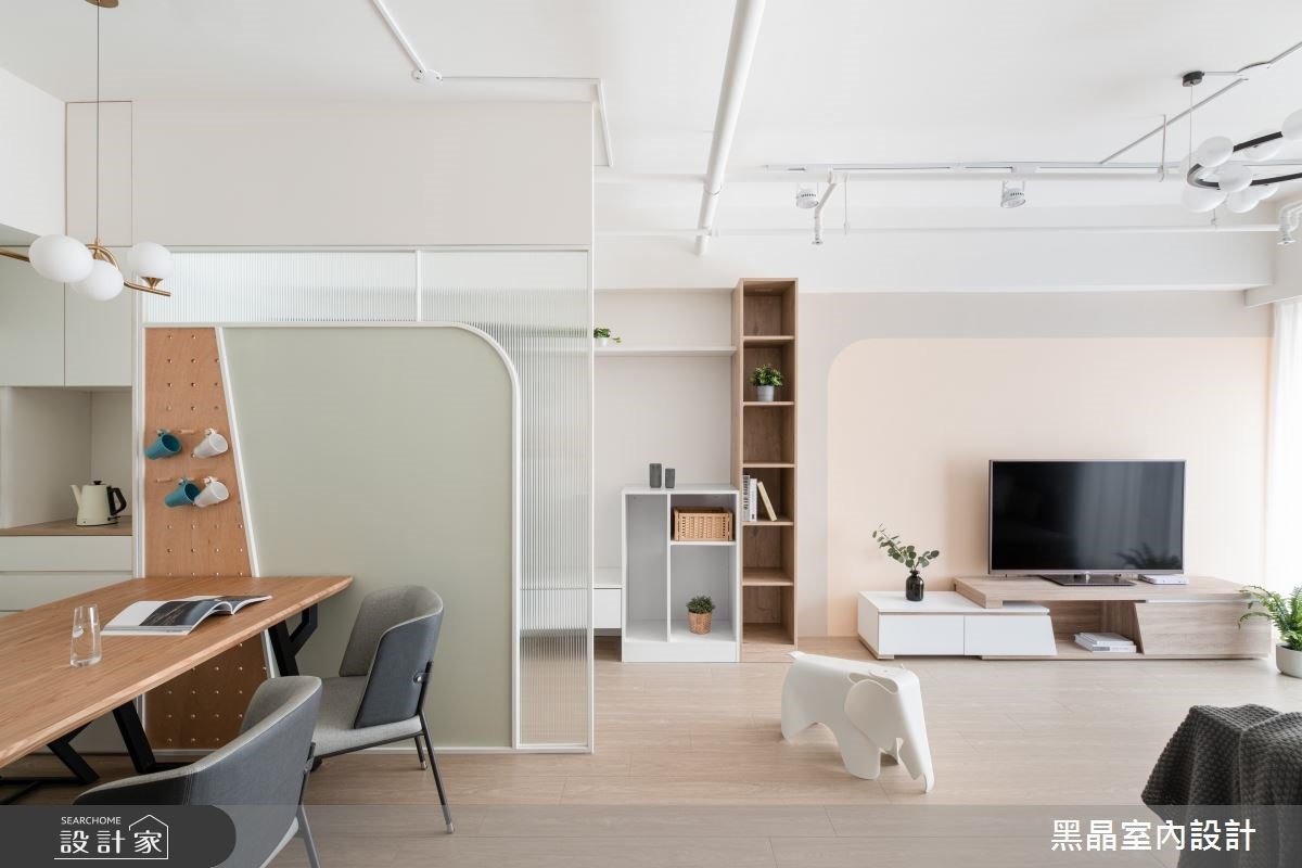 粉嫩北歐風降臨20年老屋！打造CP值超高的25坪五口親子宅