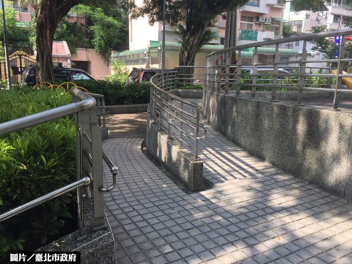 無障礙基金　優先改善私有建物