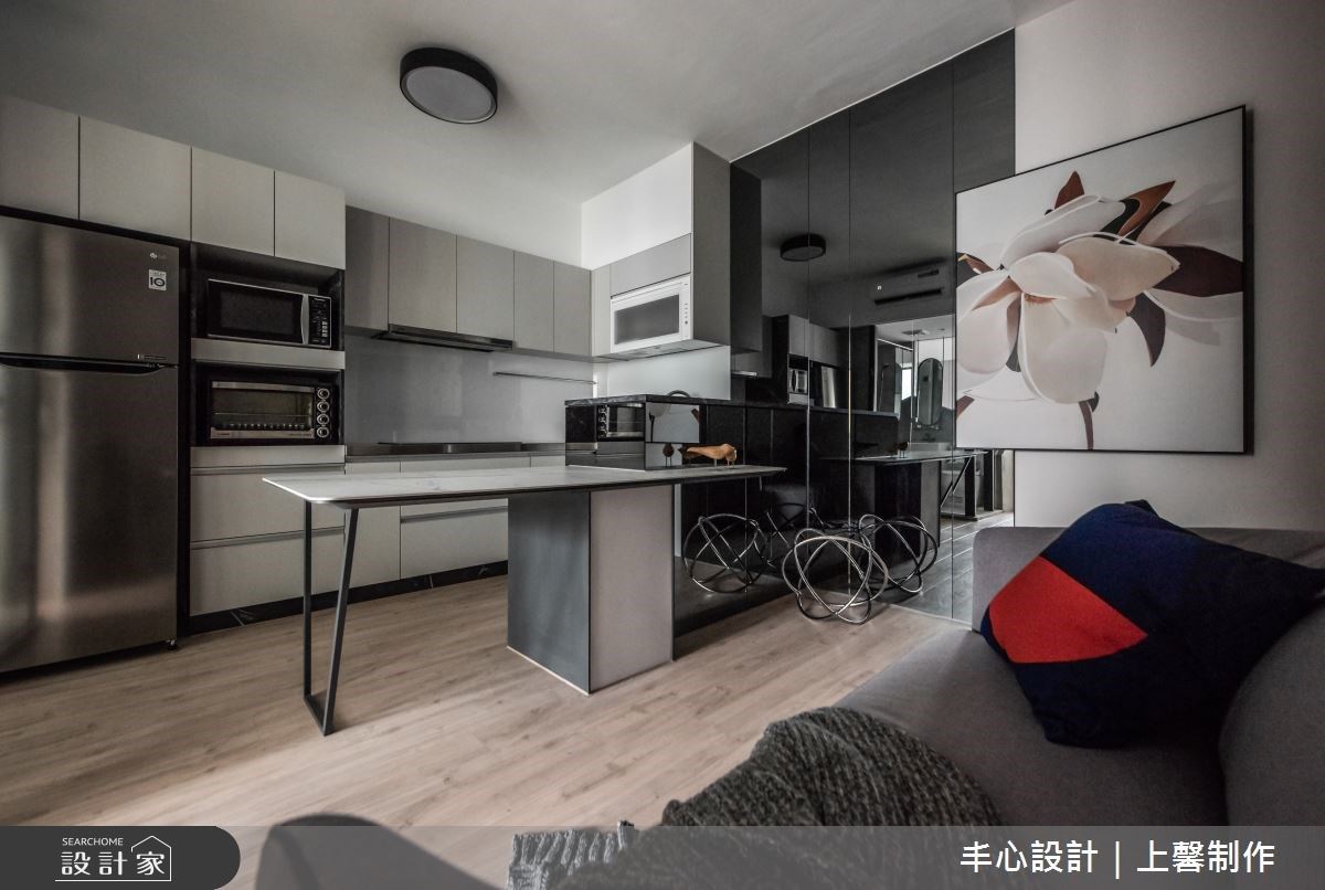 老屋翻新10坪現代日光宅！2房1廳＋超機能美廚讓小倆口更愜意自在