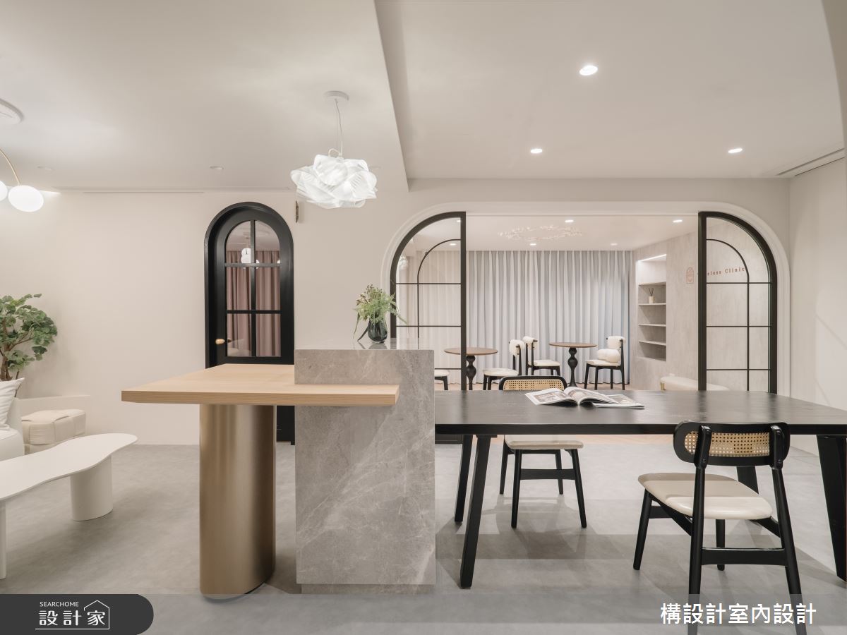 70坪複層商空加入拱門及弧形設計，化身揉捻時尚浪漫氣息醫美診所