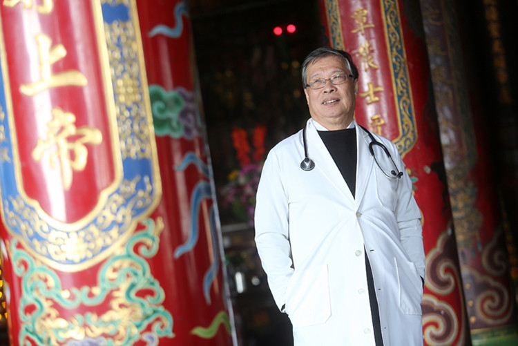 偏鄉巡診10年從不喊累