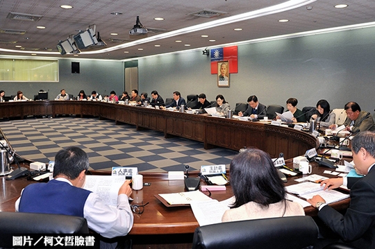 柯P動用二備金　3年內換完鉛管