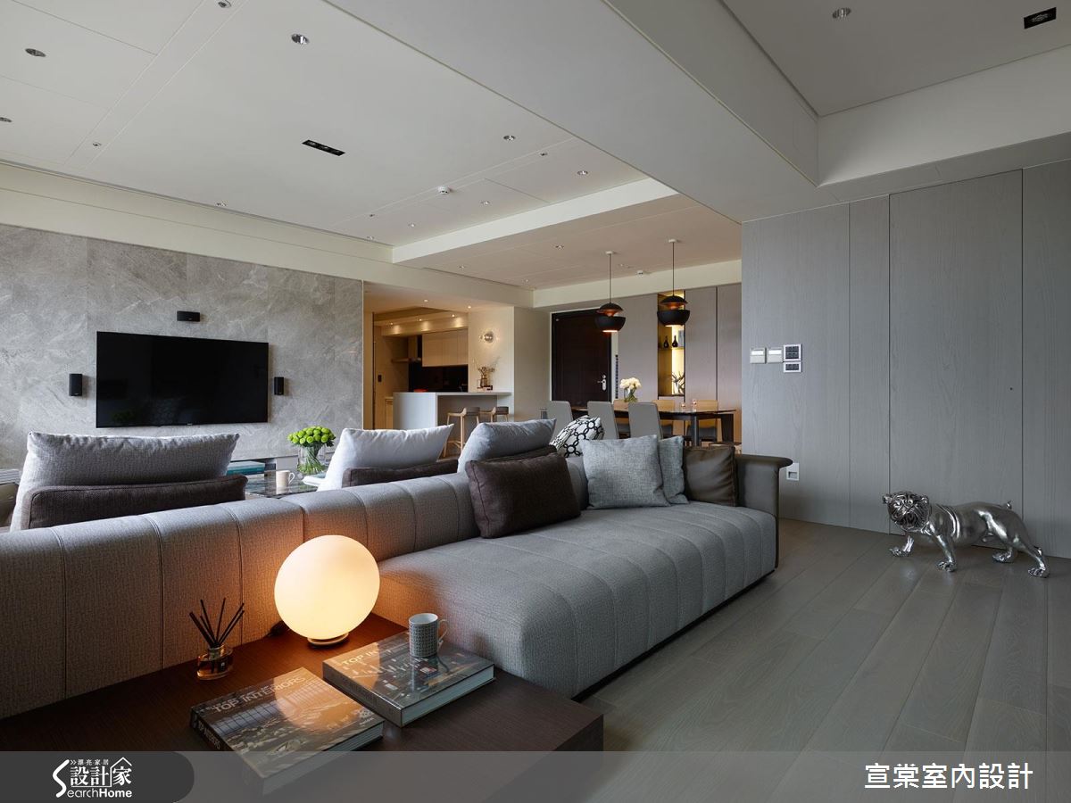 客廳沙發這樣擺！在現代風景觀度假宅坐享2種情境