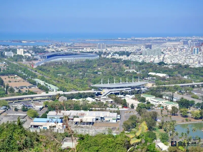 世運站A5基地已經招商完成,目前進行A6街廓招商,兩處基地未來將設計空橋連接至世運站。(圖/記者蘇茵慧) 世運站A5基地已經招商完成,目前進行A6街廓招商,兩處基地未來將設計空橋連接至世運站。(圖/記者蘇茵慧)