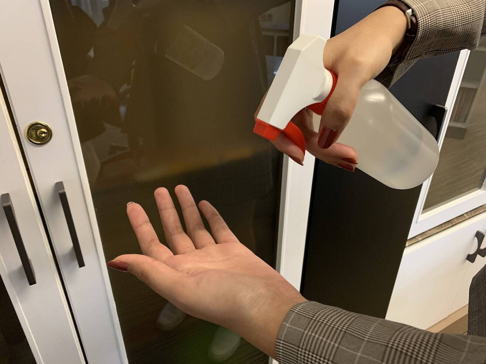 為了避免病毒與落塵進入家中，玄關的落塵區規劃變得更加重要。(圖片來源_21世紀不動產）