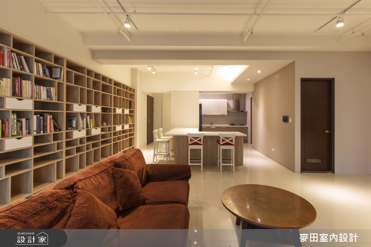 以書香凝聚情感，開放式設計享受與家人相處時光