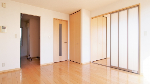 上班族存到200萬 買股還是買房？過來人秒選：10個有8個贏