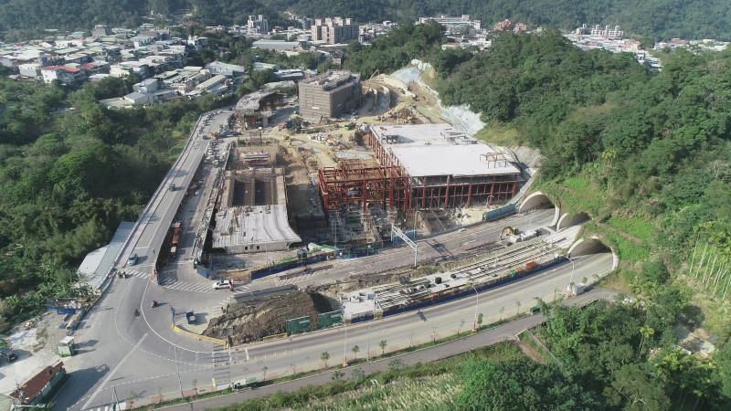 安坑輕軌拼明年通車　安坑新案躍躍欲試