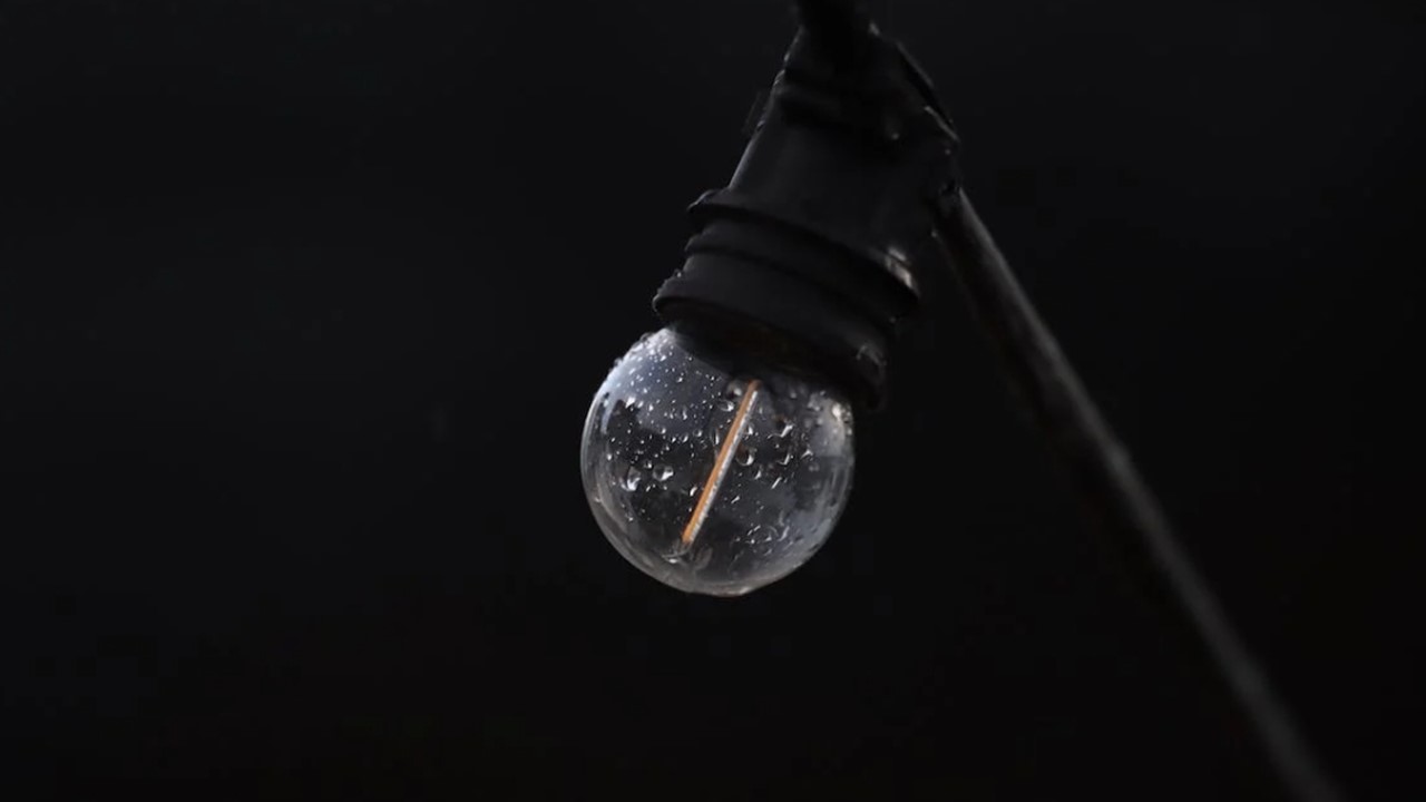 妹子買了4電器 一插傻眼「整棟大跳電」專家驚：嚴重會走火