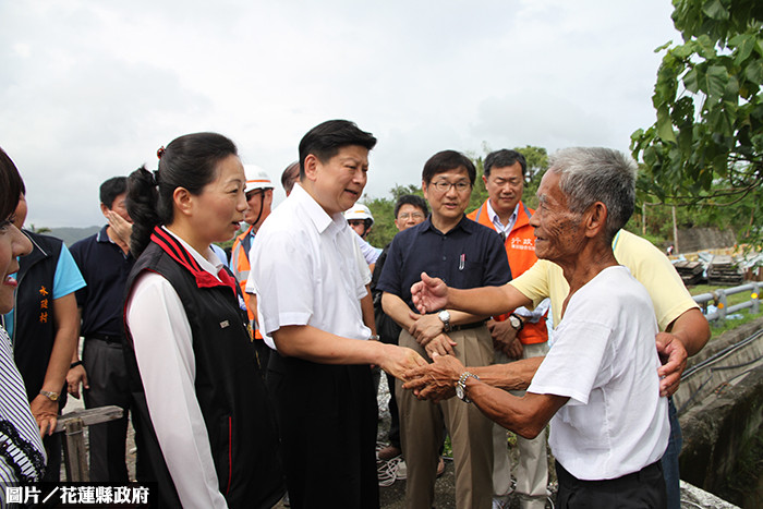 視察花蓮道路災損　傅崐萁籲花64線回歸中央