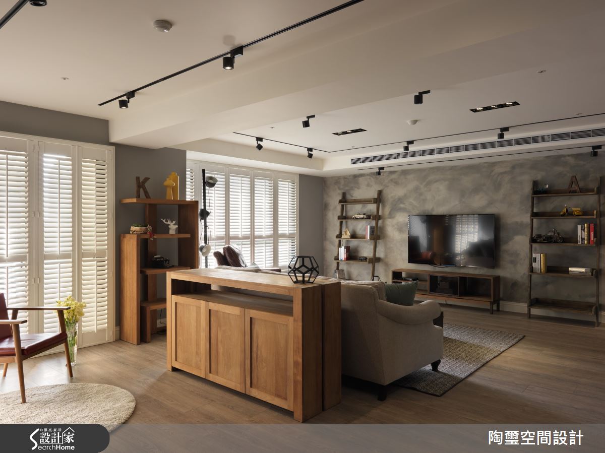 我的時髦美式精神！引領 42 坪灰調上城風尚