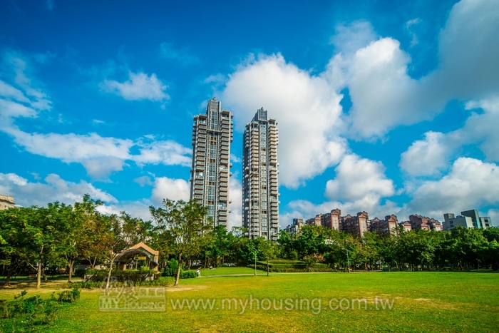 元利林董　搶先攻下自家豪宅頂樓 