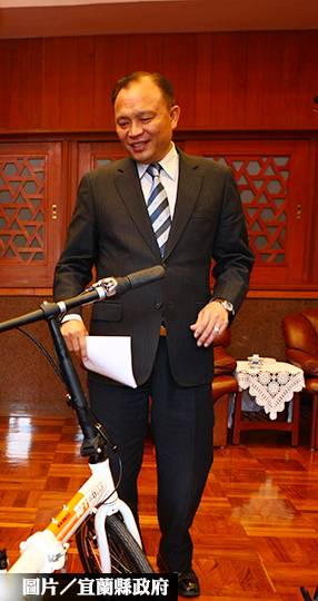 違規廣告槓選舉　宜縣府果斷開拆