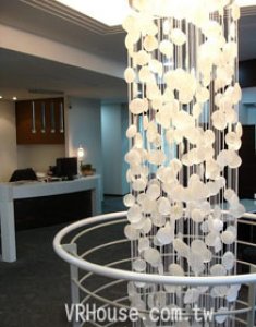 吸引豪宅客 房仲斥資裝潢店頭