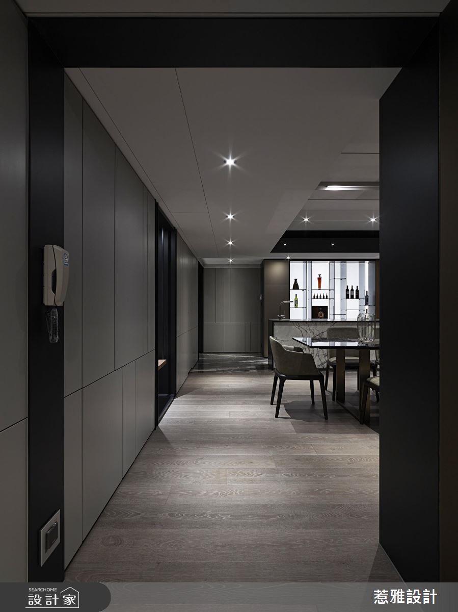 優雅的灰、俐落的黑！用中古屋打造你的氣質退休宅