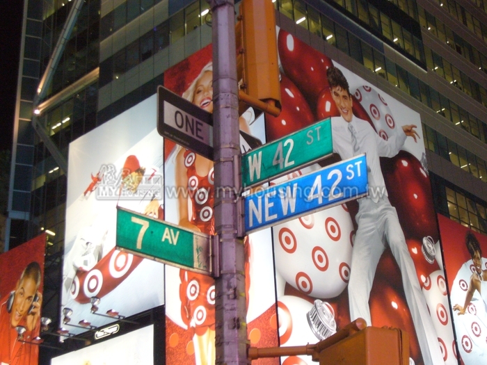 美雙指標反彈  建商房市添動能