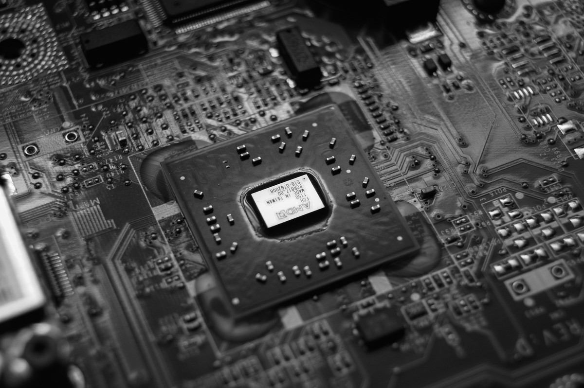 美國擬推AI晶片出口新規 NVIDIA、AMD恐受限 台灣半導體供應鏈地位升溫