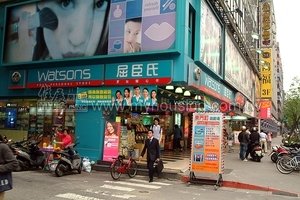 年關將至 工務局拆除商圈騎樓違建