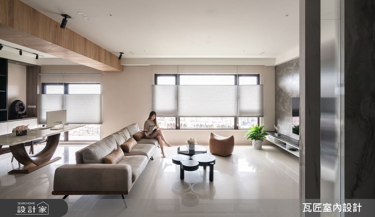 入住溫柔俐落交織的時尚現代宅，盡享四季更迭與充沛日光的美好！