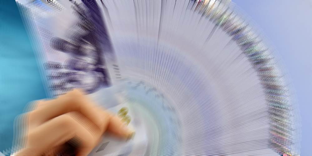 通貨膨脹中錢貶值了！ 誰會是贏家？