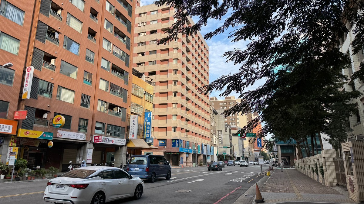 自住6年賺400萬免稅額，出租多收216萬租金哪個划算？試算結果顛覆你的想像
