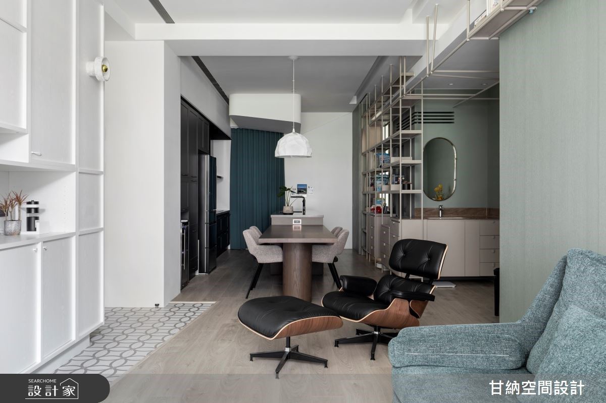 一櫃分飾兩角創造生活餘裕！善用屋高打造鐵件櫃牆，滿足各種收納需求亦...