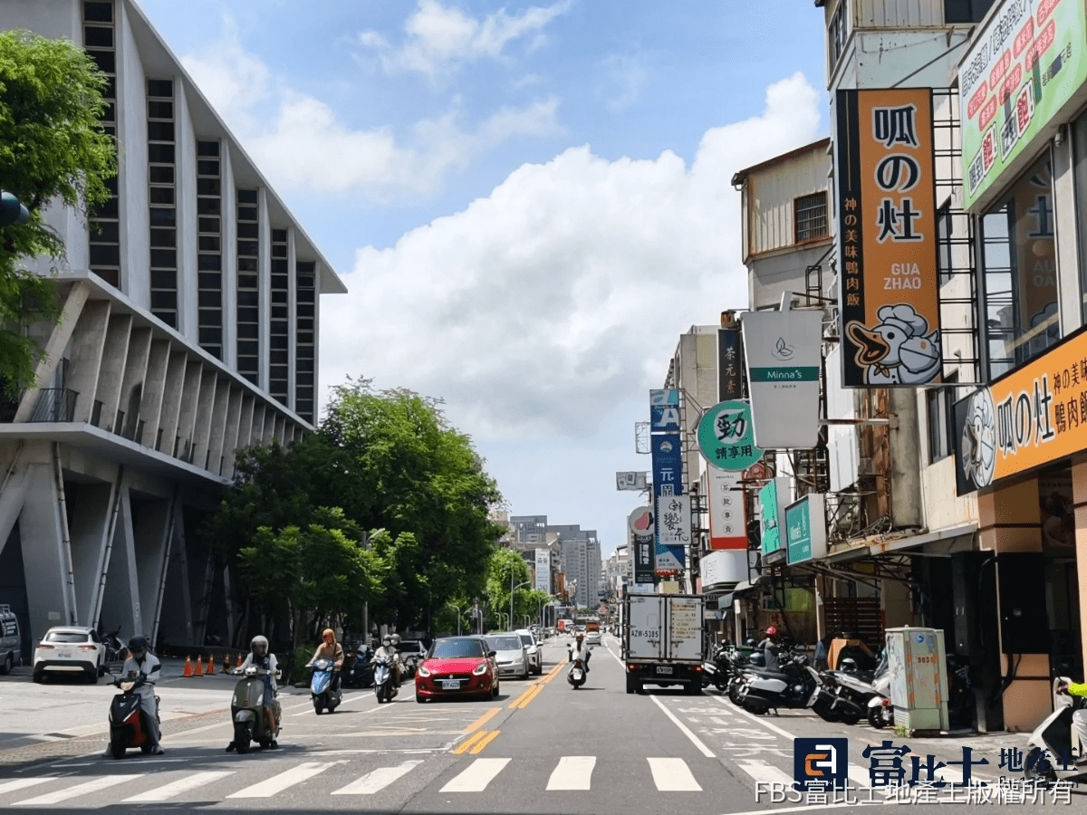 東區成大商圈發展飽和，具備學區及穩定人流優勢，據過往新聞資料顯示，有客人稱勝利早點店面月租13萬。（圖／記者蘇茵慧）