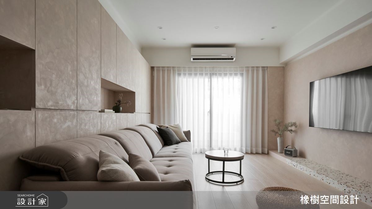 暖暖日光照拂的奶茶色老宅！做足空間感與隱藏收納，照顧幸福的三口小家庭