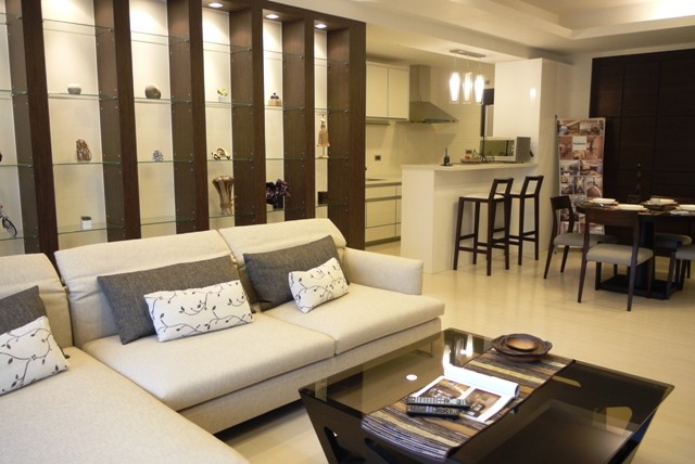 坐享高鐵擁抱水岸坤山一景