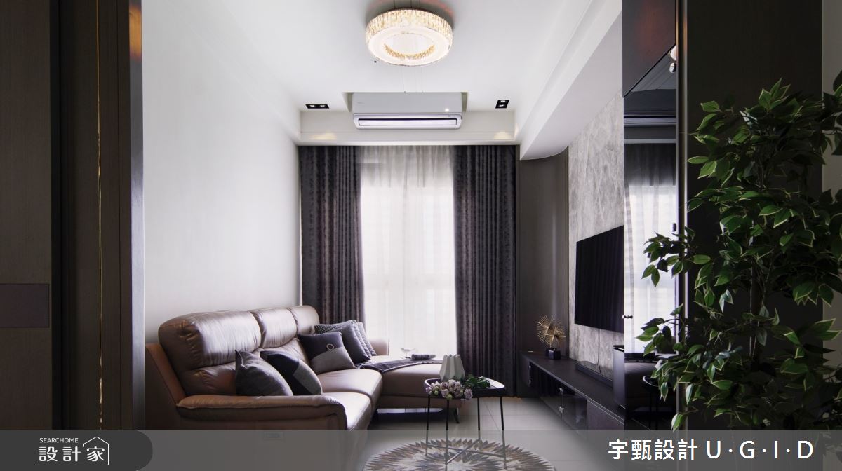 揭密20坪現代風機能小宅！架高地坪規劃多功能室，雙面櫃提升收納坪效