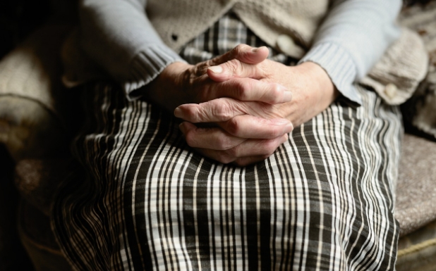 孝順女兒貼身照顧！問媽「妳百年後我住哪」 結局超心寒