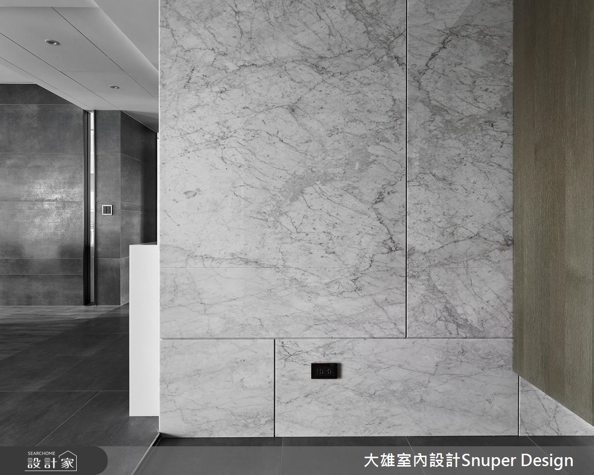 樸質灰色調當道！沉靜的質感書寫現代人文水岸宅