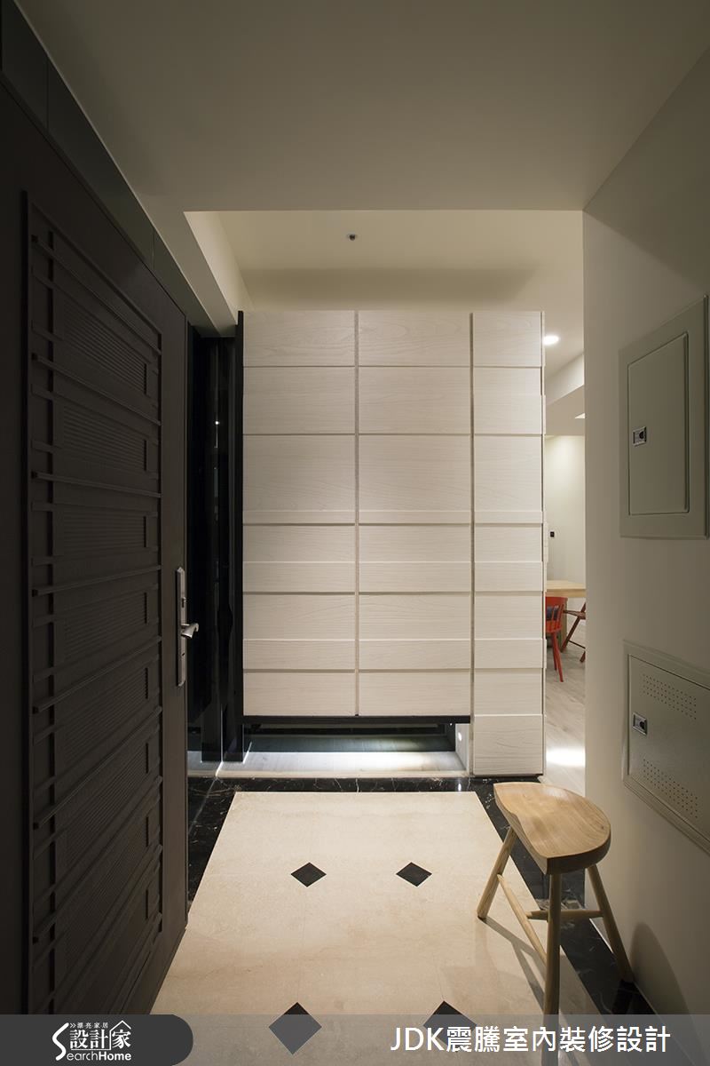 加大廚房再送更衣室！22 坪現代風新婚宅的聰明規劃法