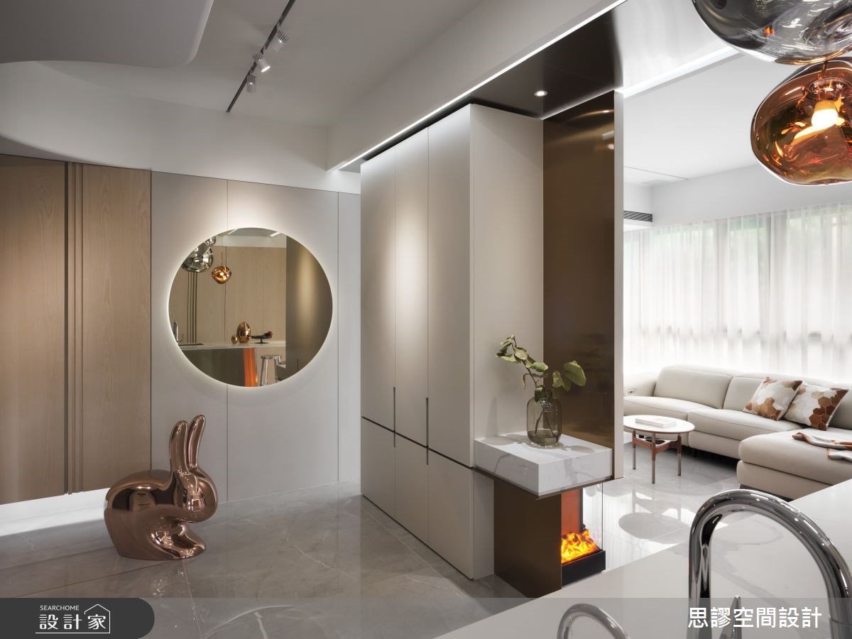 開箱精品飯店業屋主的家！26 坪毛胚屋擁抱寬敞迎賓玄關，字定義雙面電視...