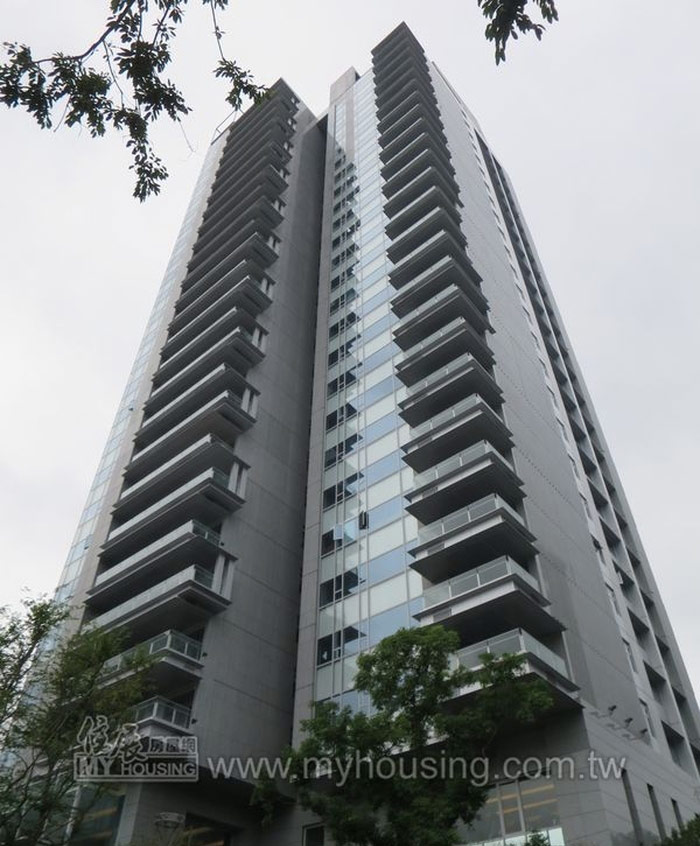 內湖豪宅碧湖畔轉成屋 價格下修15%