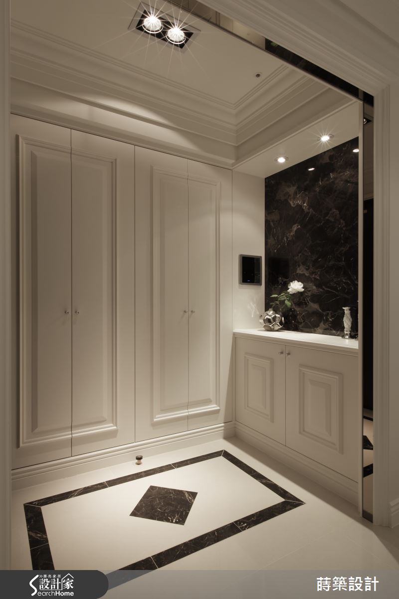 一窺女神系居家真面目！讓人驚豔的新古典容顏