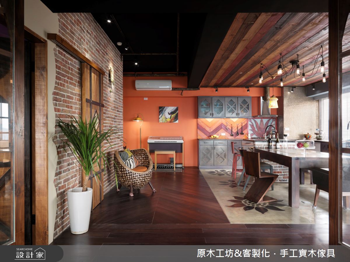 30坪老屋減一房，工業風實木宅療癒身心、收美景於室