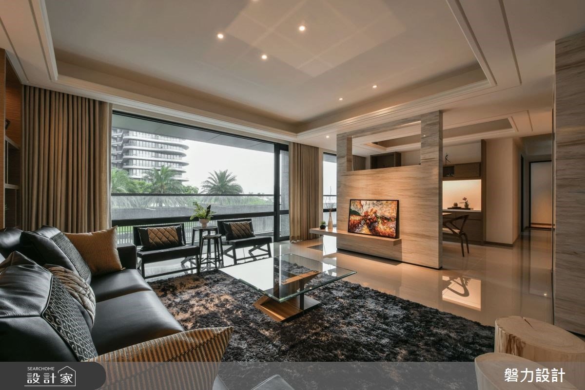 河岸景觀相伴的現代風豪宅！以木石交織，詮釋置身曠野的舒壓感受