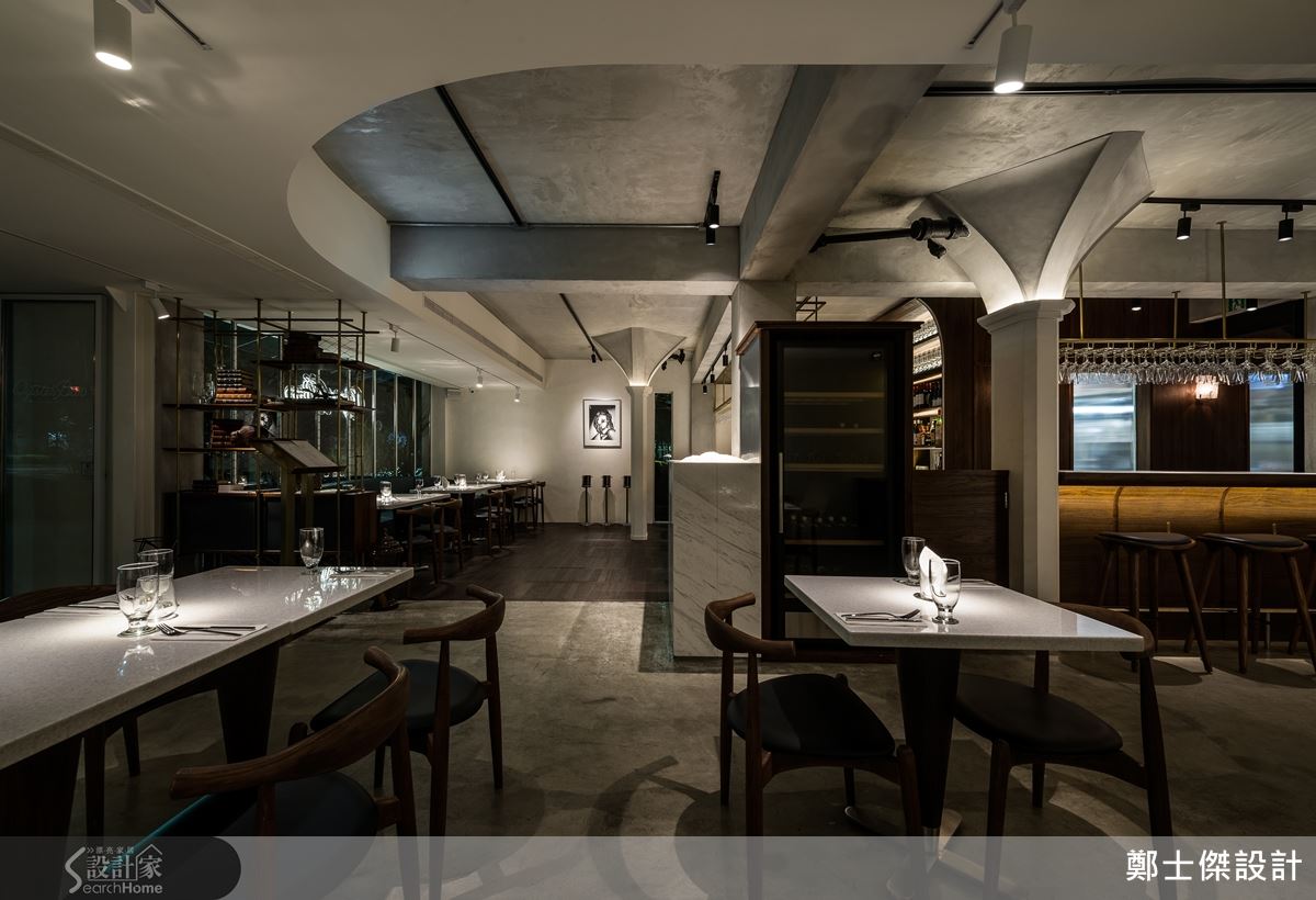 如紳士啜飲，充滿優雅英倫時尚的餐廳