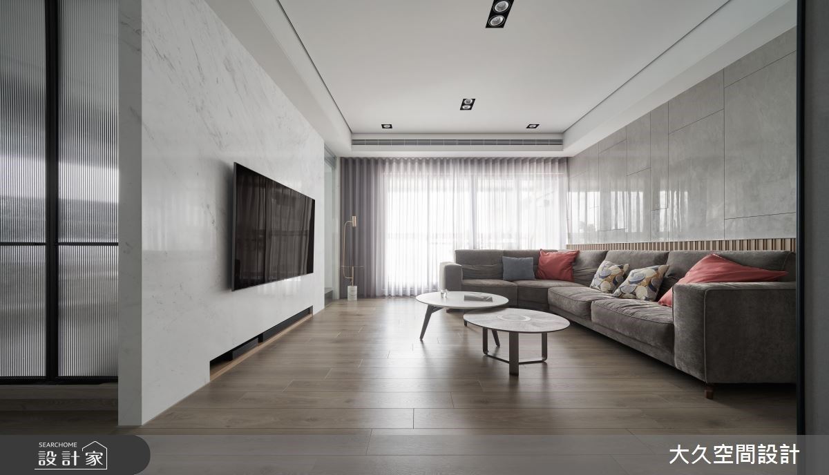 現代風住宅的基本盤！用鐵件玻璃門設計，搞定一家四口愛的好採光與寬敞感